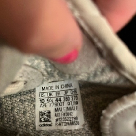 Yeezy Boost 350 V2 - Picture 4 of 5